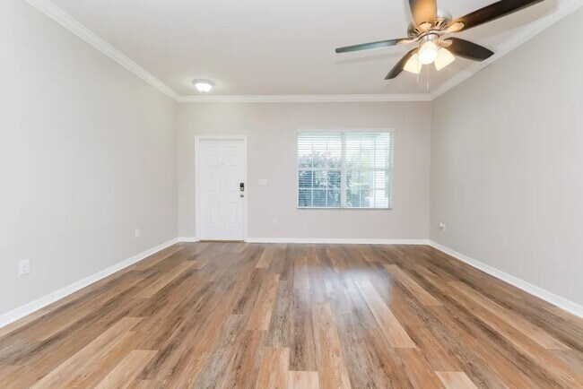 Foto del edificio - 13409 Lake Monroe Pl