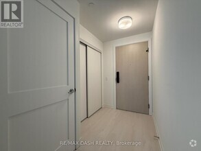 Building Photo - 1-401 Hillsdale Ave W