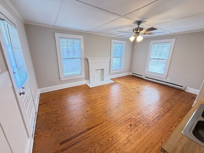 Building Photo - 220 E Center Ave