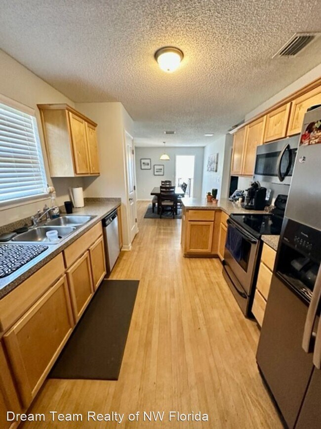 Building Photo - 3 br, 2 bath House - 8347 Tavira Street