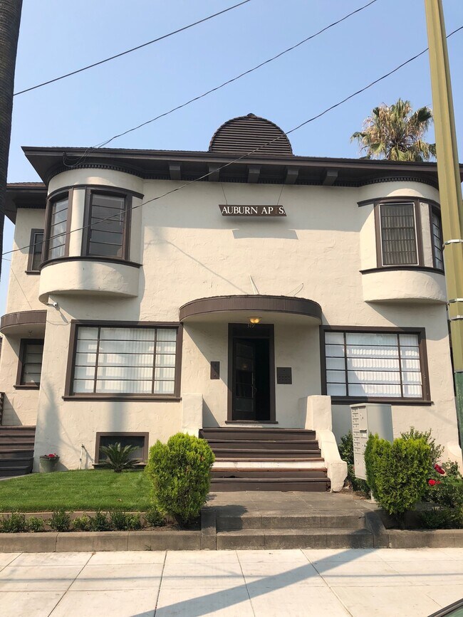 Building Photo - 315 N 3rd St