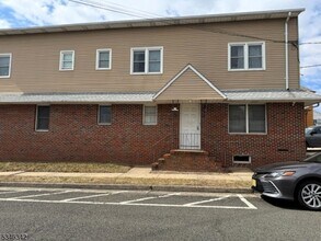 Building Photo - 700 W Camplain Rd