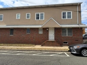 Building Photo - 700 W Camplain Rd