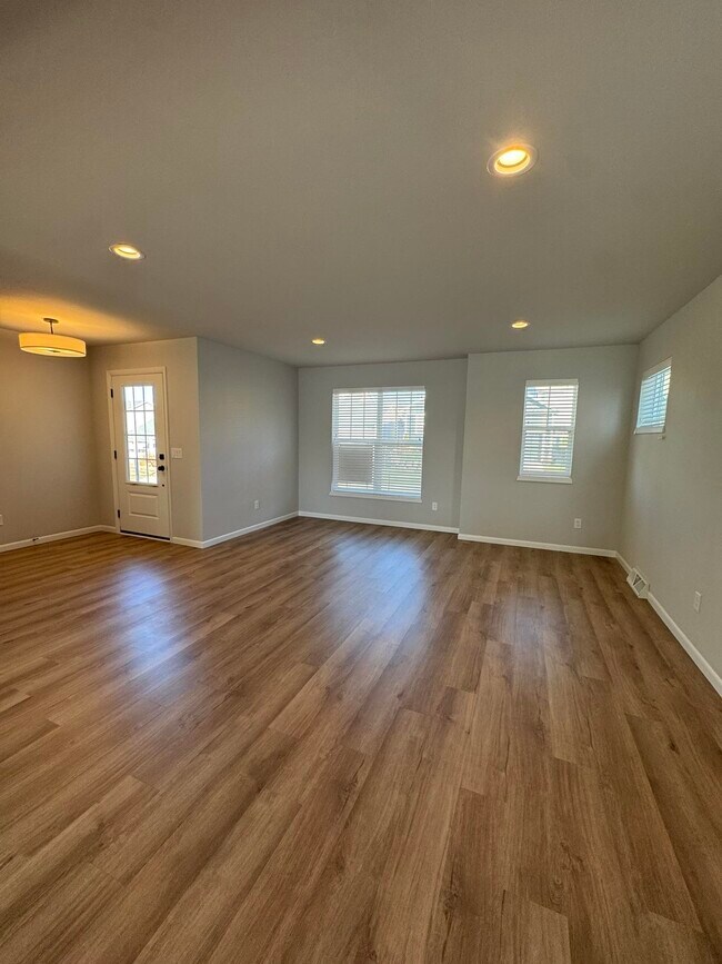 Foto del edificio - 830 Lady Bug Ln