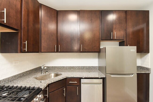 Building Photo - 842 W Wolfram