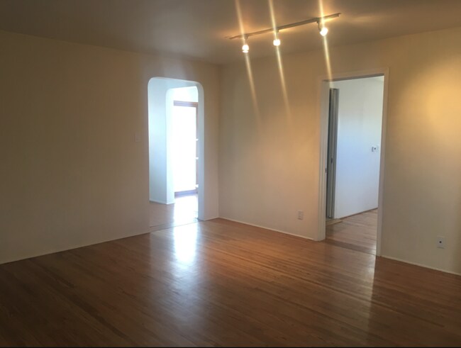 Building Photo - 1225 Vitalia St