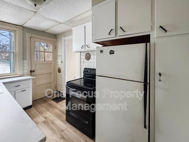 Building Photo - 812 3rd Ave