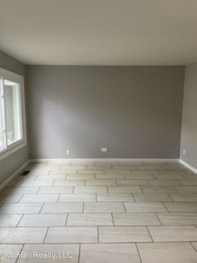 Building Photo - 3 br, 1.5 bath House - 1302 Andover Dr