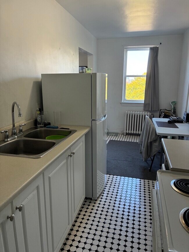 Photo du bâtiment - 600 Laurier Ave W