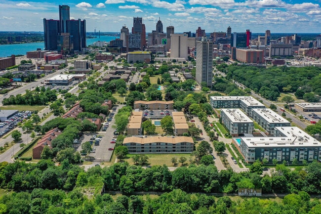 Building Photo - Central Park Apts