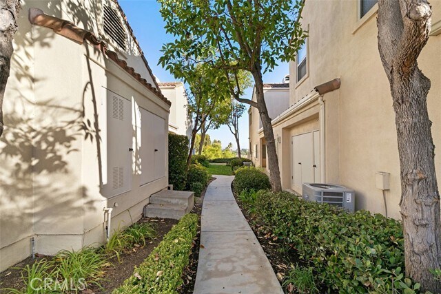 Building Photo - 41 Fleurance St