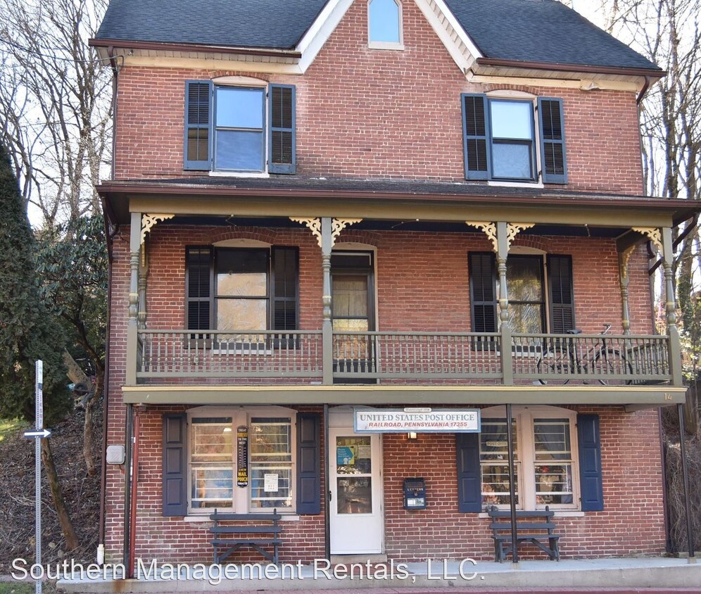 Primary Photo - 4 br, 2.5 bath House - 14 A E. Main St.