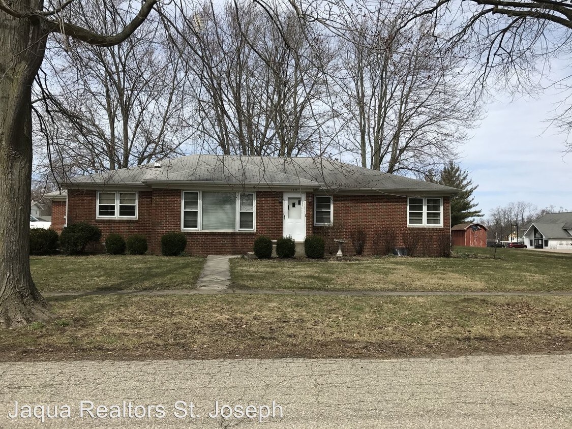 3 br, 1.5 bath House Leedy Street, 179 House Rental in Coloma, MI