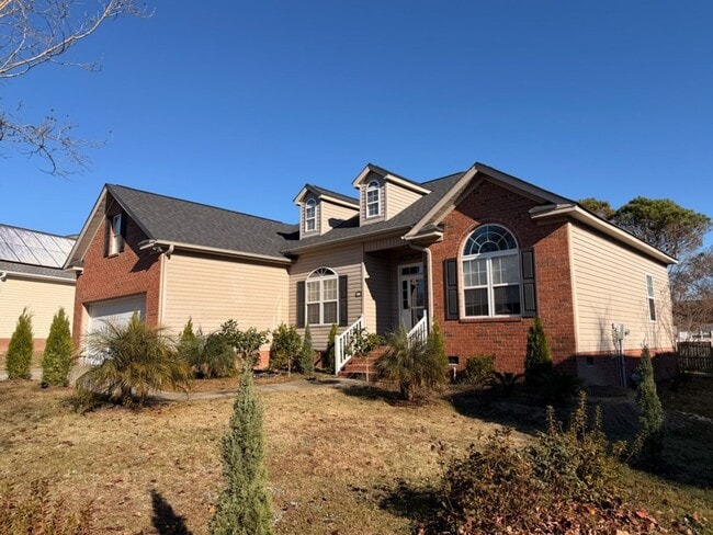 Foto del edificio - COMING SOON: Well Maintained 3BR 2BA Home w/ Pool Access + Dog Park in GREAT Location!