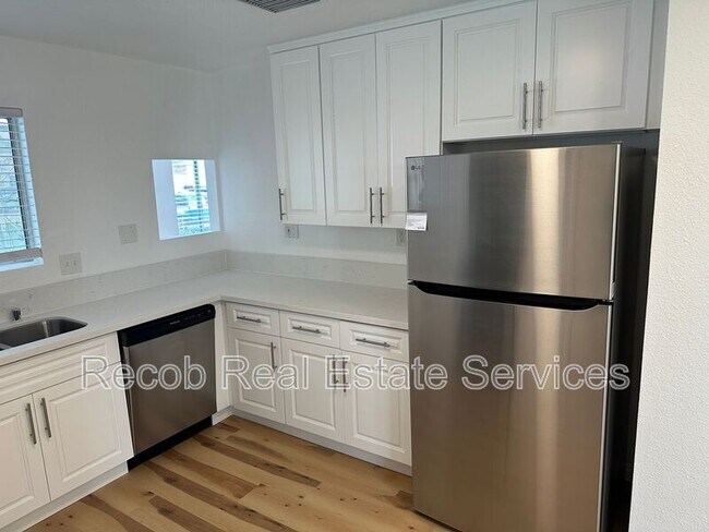 Foto del edificio - 1375 Coker Way