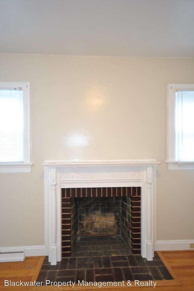 Building Photo - 2 br, 1 bath House - 9 Ford St.