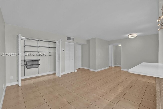 Building Photo - 17021 N Bay Rd