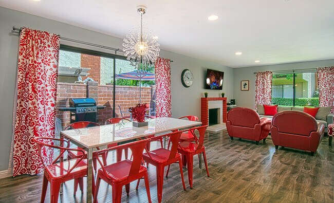 Building Photo - 938 W Lamark Ln