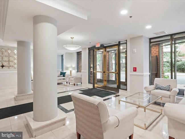 Building Photo - 1045 N Utah St