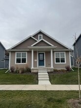 Building Photo - 2175 Autumn Lake Parkway