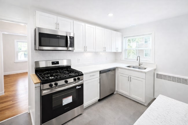 Photo - 186 Summit Ave Apartments