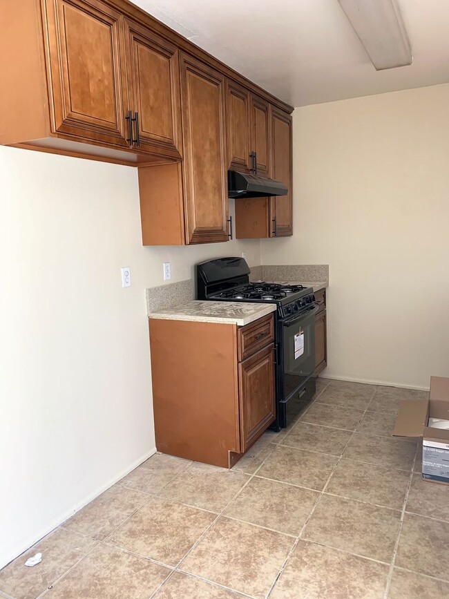 Building Photo - AVAILABLE NOW $200 off First Month Rent