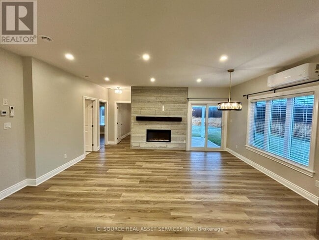 Photo du bâtiment - 3496 Burnstown Rd