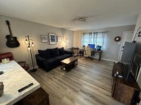 Foto principal - 178 Big Island Rd