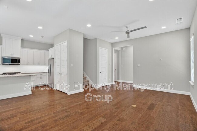 Foto del edificio - 6330 Oakbend Cir