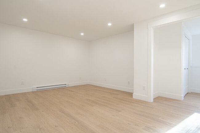 Building Photo - 71 Mcauley Dr