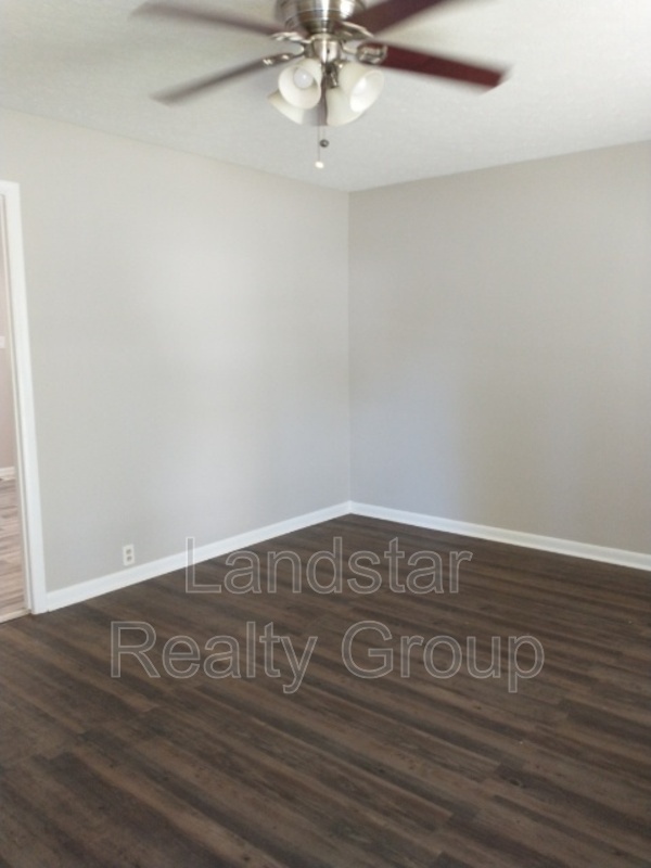 Building Photo - 7507 Gerald Ave