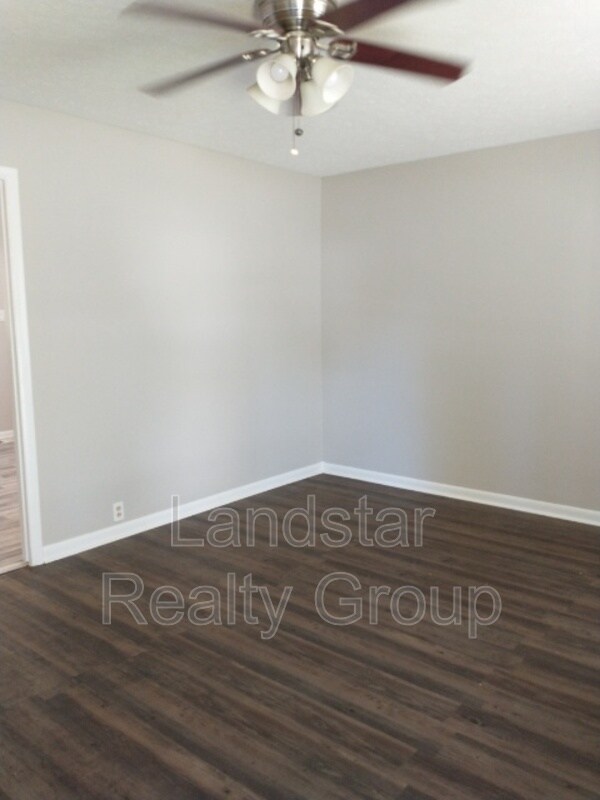 Foto del edificio - 7507 Gerald Ave