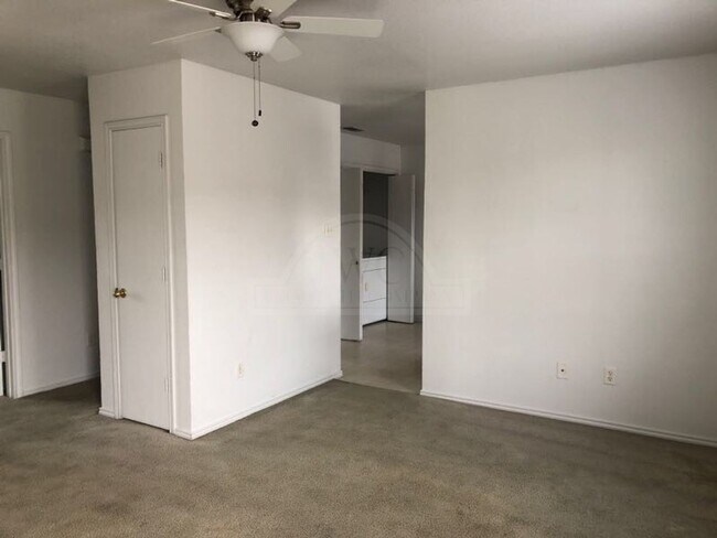 Building Photo - 5704 Redstone Dr