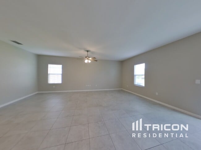Building Photo - 2996 Neverland Dr