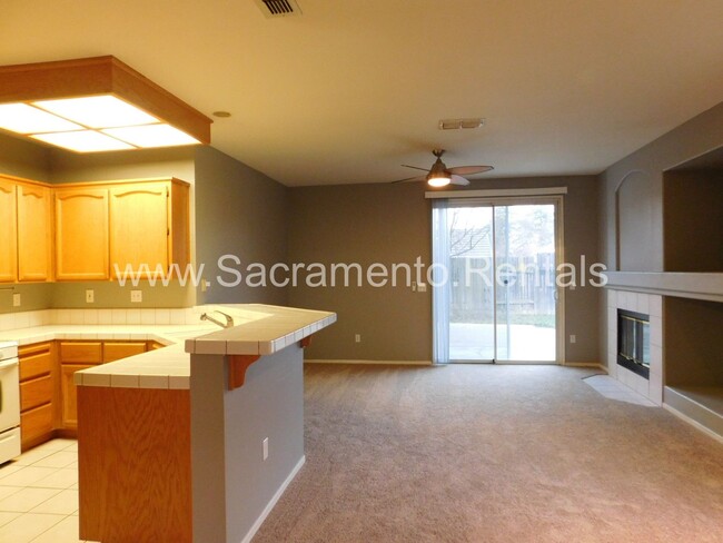 Foto del edificio - Charming 4bd/2ba Citrus Heights House With...