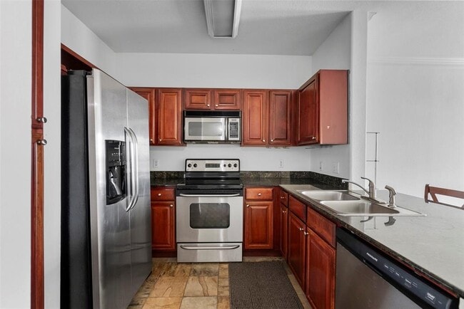 Building Photo - 7575 Kirby Dr