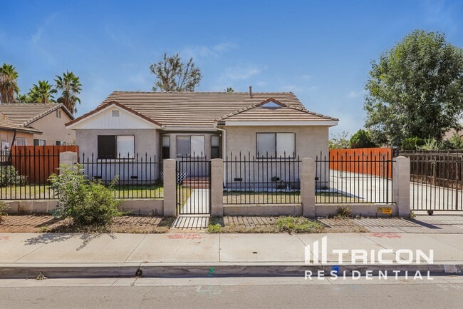 Building Photo - 25631 Fir Ave