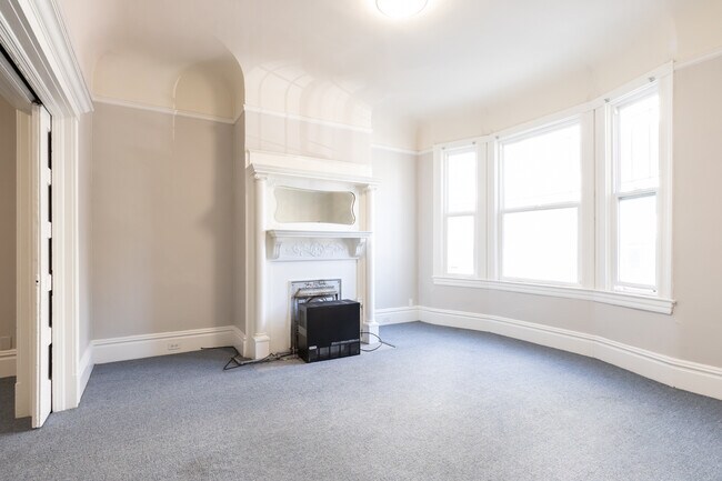Living Room - 1545 Franklin St