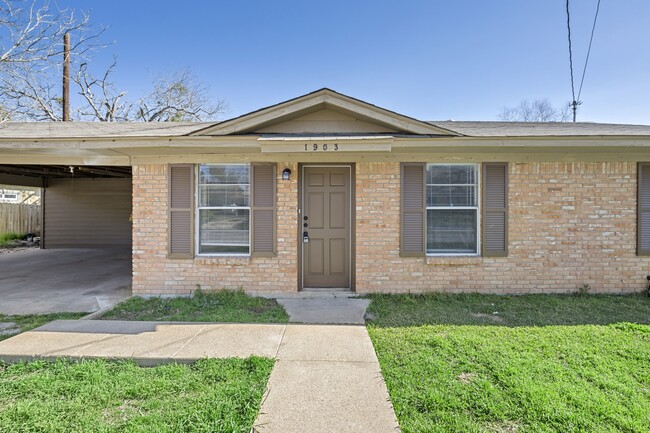 Building Photo - 1903 Orman St