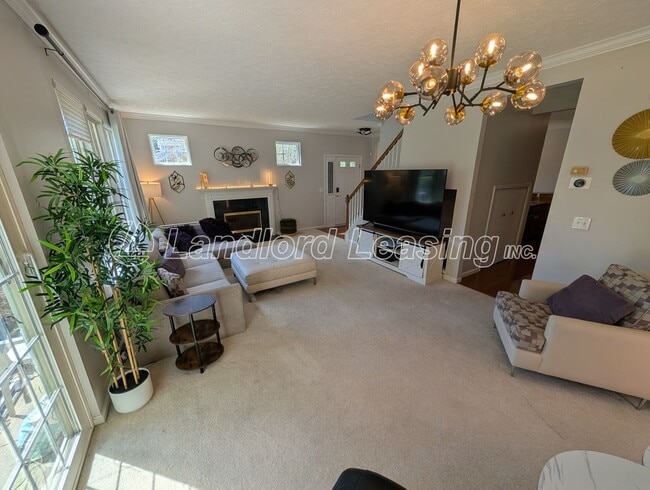 Building Photo - Avon Lake 3-Bedroom Condo with Pool, Tennis Courts & Lawn Care Included