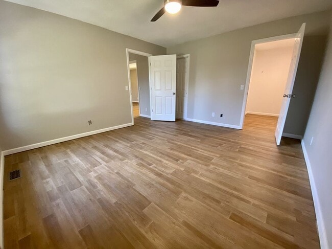 Building Photo - 184 Tyne Rd