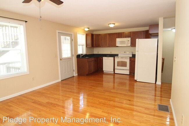 Building Photo - 101-410 Riverview Ln