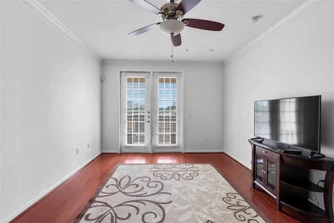 Building Photo - 7575 Kirby Dr