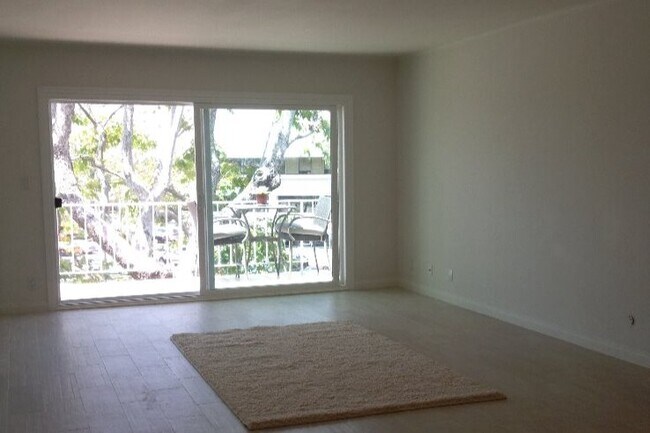 Foto del edificio - 300 Cagney Ln