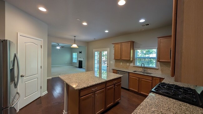 Building Photo - 4848 Pepper Dr