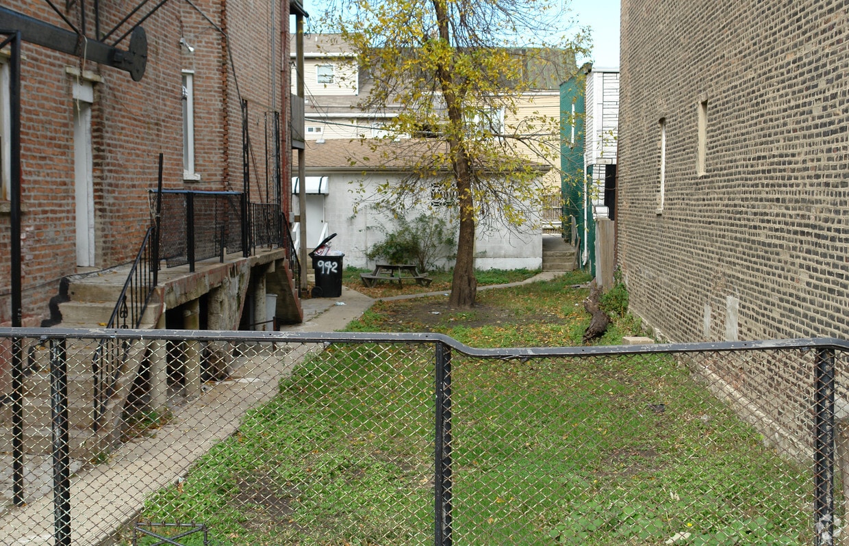 Building Photo - 936-940 W 29th St