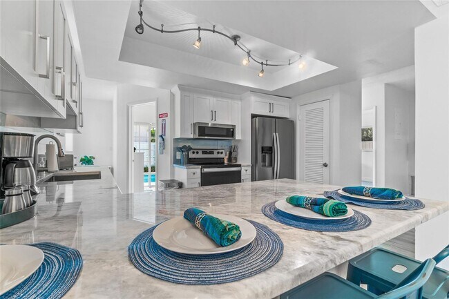 Foto del edificio - 2626 NE 49th St