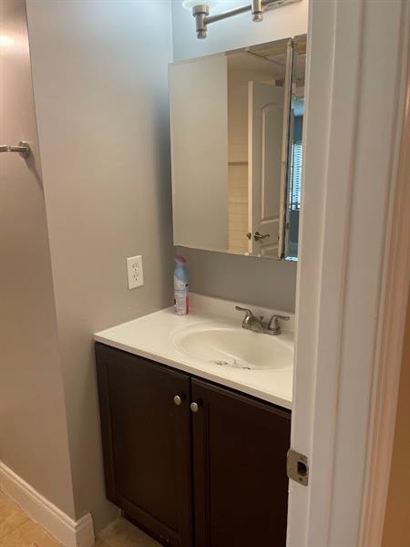 Building Photo - 102 Gardens Dr