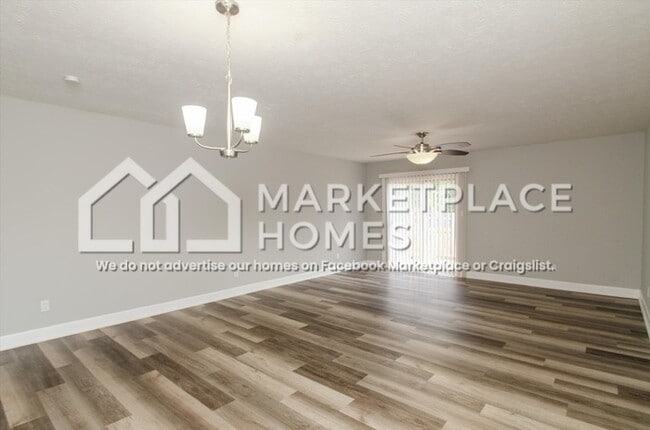 Building Photo - 10650 Sedgegrass Dr