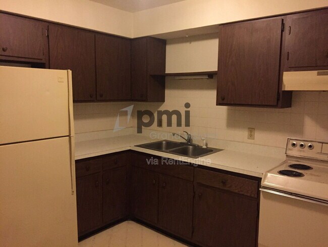 Foto del edificio - 371 Southland Dr